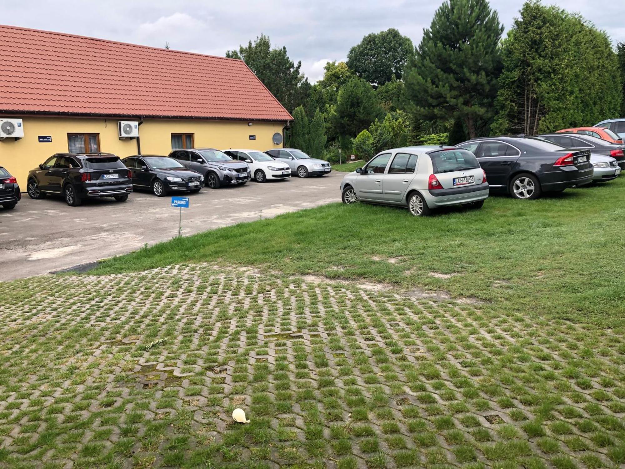 Zajazd Gosciniec Nowosiolki-Kolonia Exterior foto